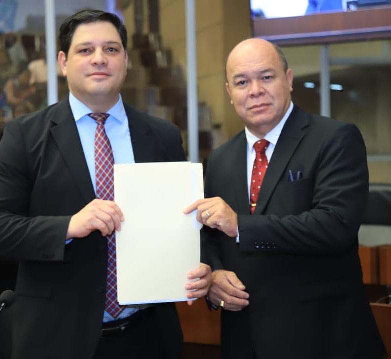 Vallarino presenta anteproyecto contra el desperdicio de alimentos